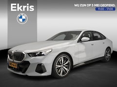 BMW 5-serie - Sedan 520i | M-Sportpakket | LED | Leder | HUD | Elektr. zetels | Sportstoelen | DAB | Har