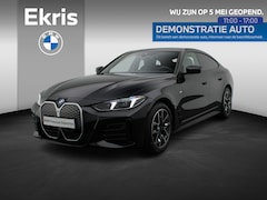 BMW i4 - eDrive35 M Sportpakket |	M Sport Edition | Innovation Pack | Comfort Pack | Stuurwielrand