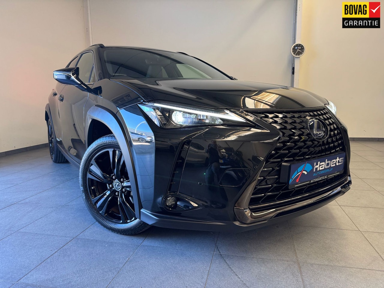 Lexus UX - 250h Black Line Luxery / Vol opties! pas 14000km/Dealer onderh. 10j garantie - AutoWereld.nl