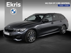 BMW 3-serie Touring - 330e xDrive | M sportpakket | Stoelverwarming | Driving Assistant | M Adaptief onderstel |