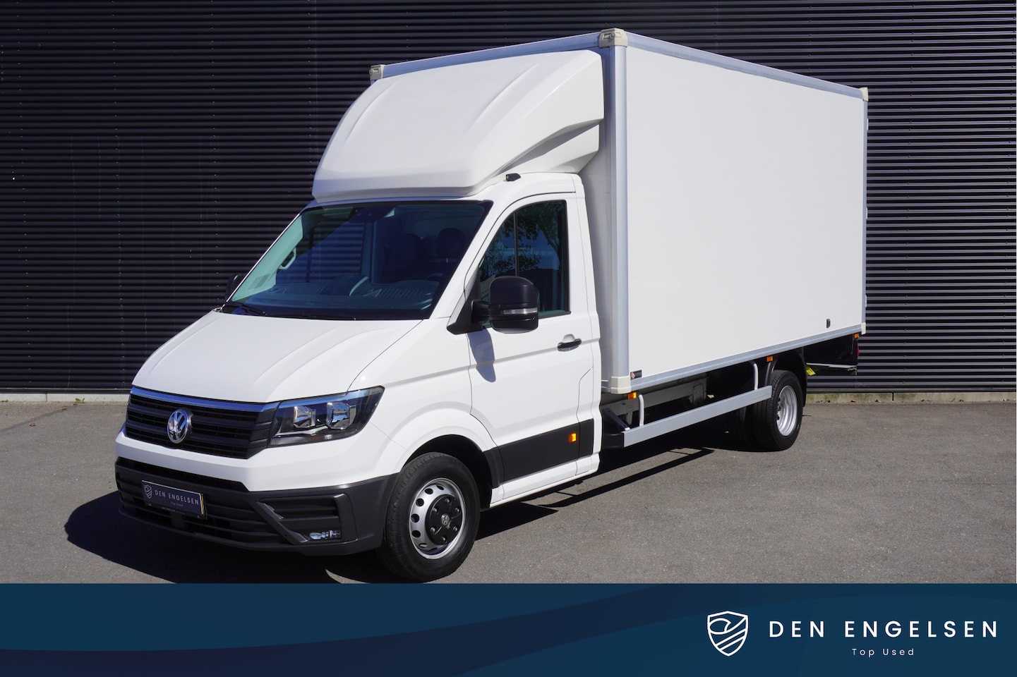 Volkswagen Crafter - 164pk Dubbellucht Bakwagen Navigatie Apple Carplay Camera Airco Cruise control Koffer - AutoWereld.nl