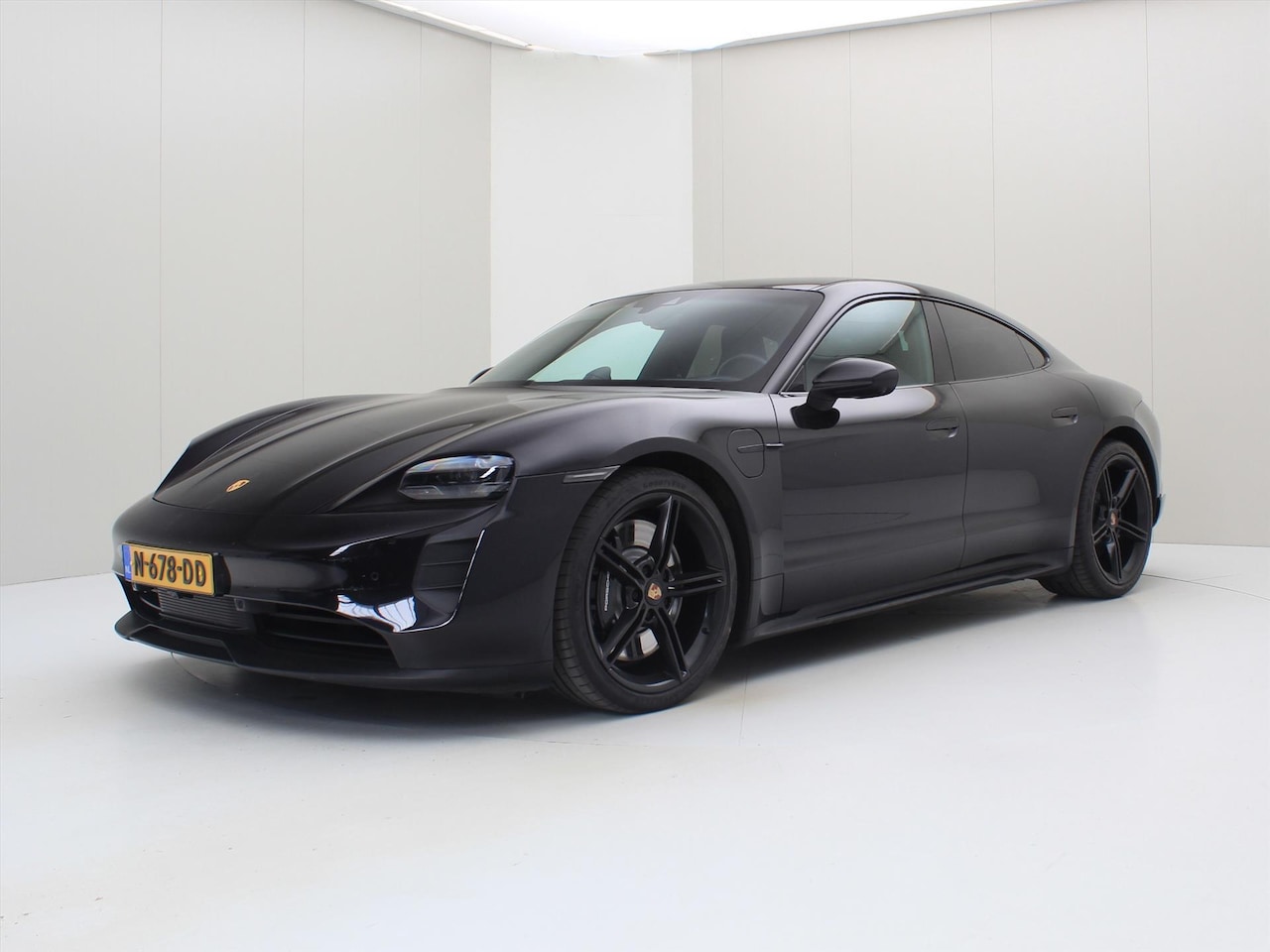 Porsche Taycan - 4S Performance Plus 84kWh 563PK [ PANO+CHRONO+SPORT.DESIGN+BOSE+PDLS.PLUS ] - AutoWereld.nl