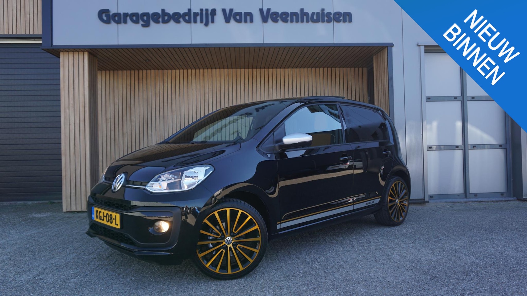 Volkswagen Up! - 1.0 75pk 5Drs Automaat Special Up! Pano.Dak 17inch LM Beats Trekhaak A-Camera Cruise Contr - AutoWereld.nl