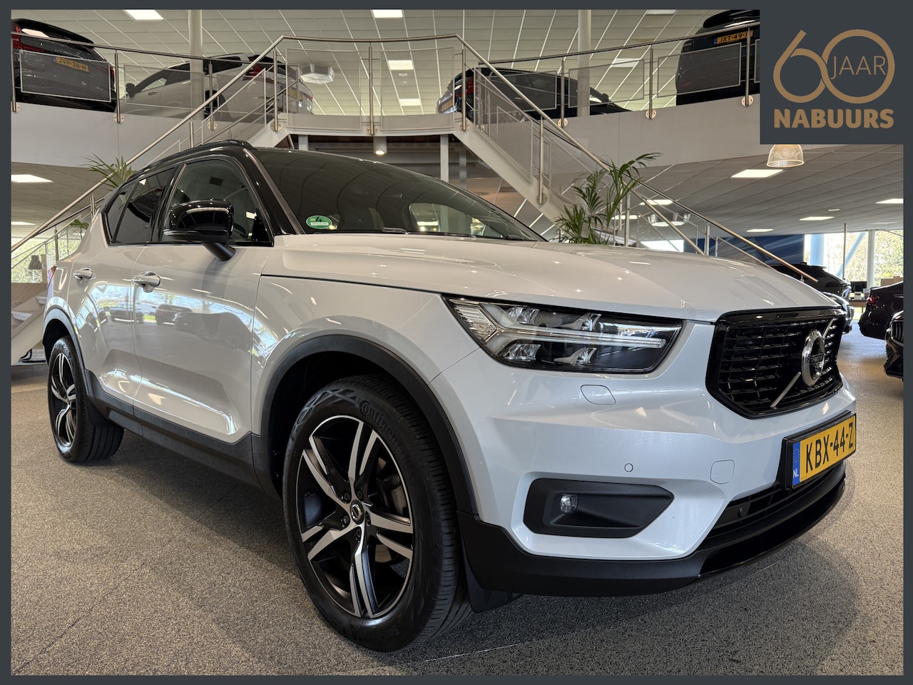 Volvo XC40 - 1.5 T3 R-Design 1.5 T3 R-Design, Pano, Leder, 360cam, Pilot Assist, H&K - AutoWereld.nl