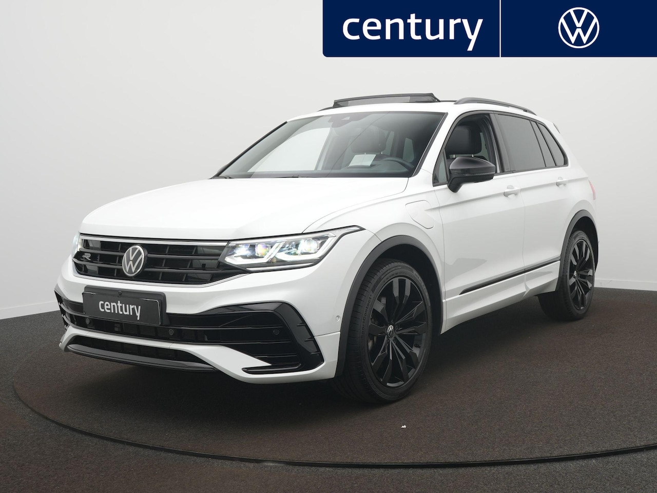 Volkswagen Tiguan - 1.4 TSI eHybrid R-Line Business+ Panoramadak / Navi / Adaptive cruise / 360 graden camera - AutoWereld.nl