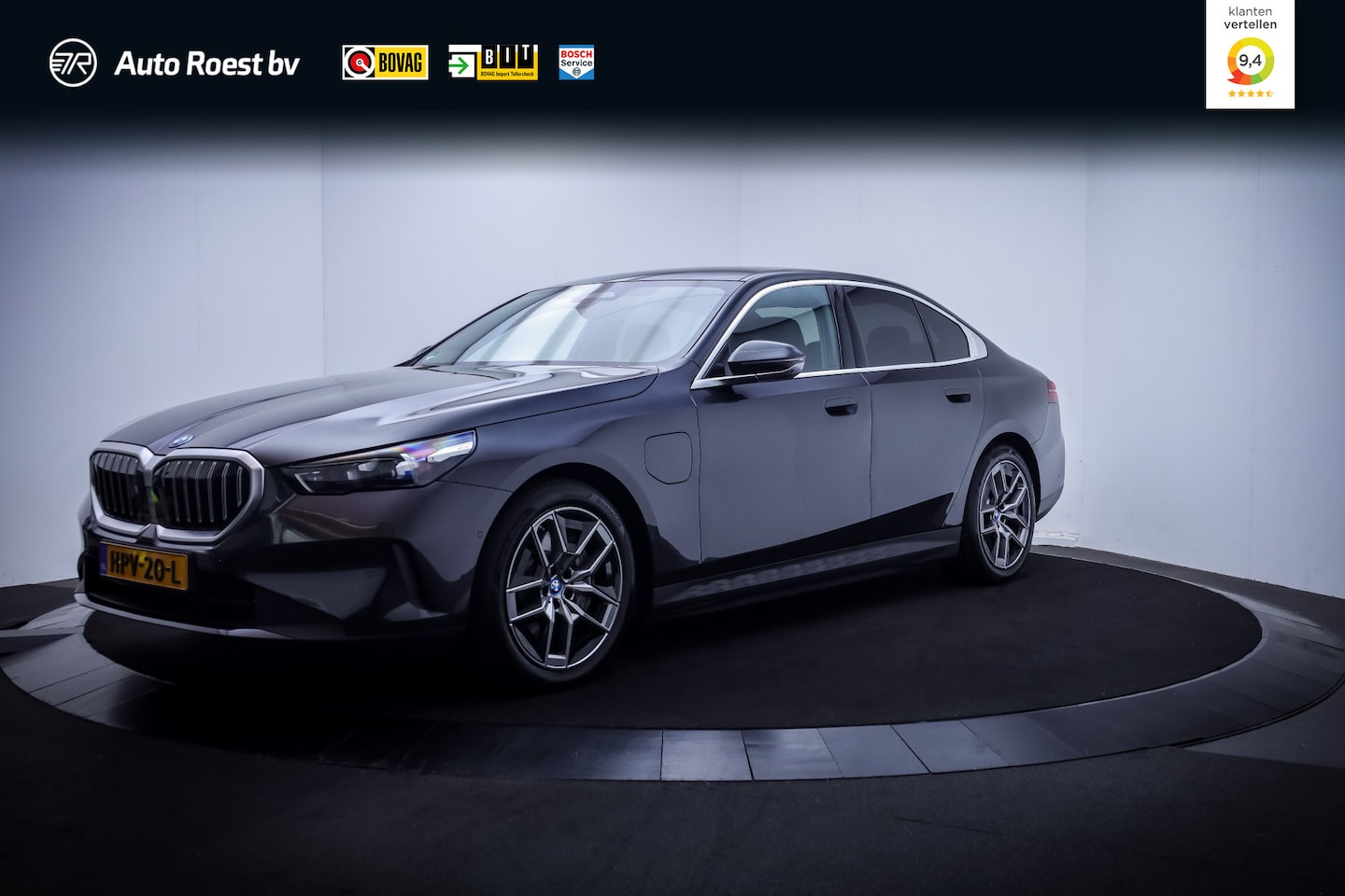 BMW 5-serie - 550e xDrive FULL.LED | KEYLESS | DODEHOEK | CARPLAY | HEAD-UP | ADAPTIEVE CRUISE | LANE.AS - AutoWereld.nl