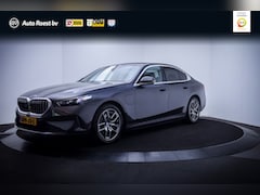 BMW 5-serie - 550e xDrive FULL.LED | KEYLESS | DODEHOEK | CARPLAY | HEAD-UP | ADAPTIEVE CRUISE | LANE.AS