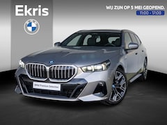 BMW 5-serie Touring - 530e | M Sportpakket | Travel Pack | Comfort Access | Achteruitrijcamera | Stoelventilatie