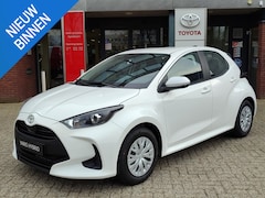 Toyota Yaris - 1.5 Hybrid NIEUW VOORRAADVOORDEEL NU €23.900 NORMAAL €27.195 CAMERA CLIMA AD-CRUISE APPLE/