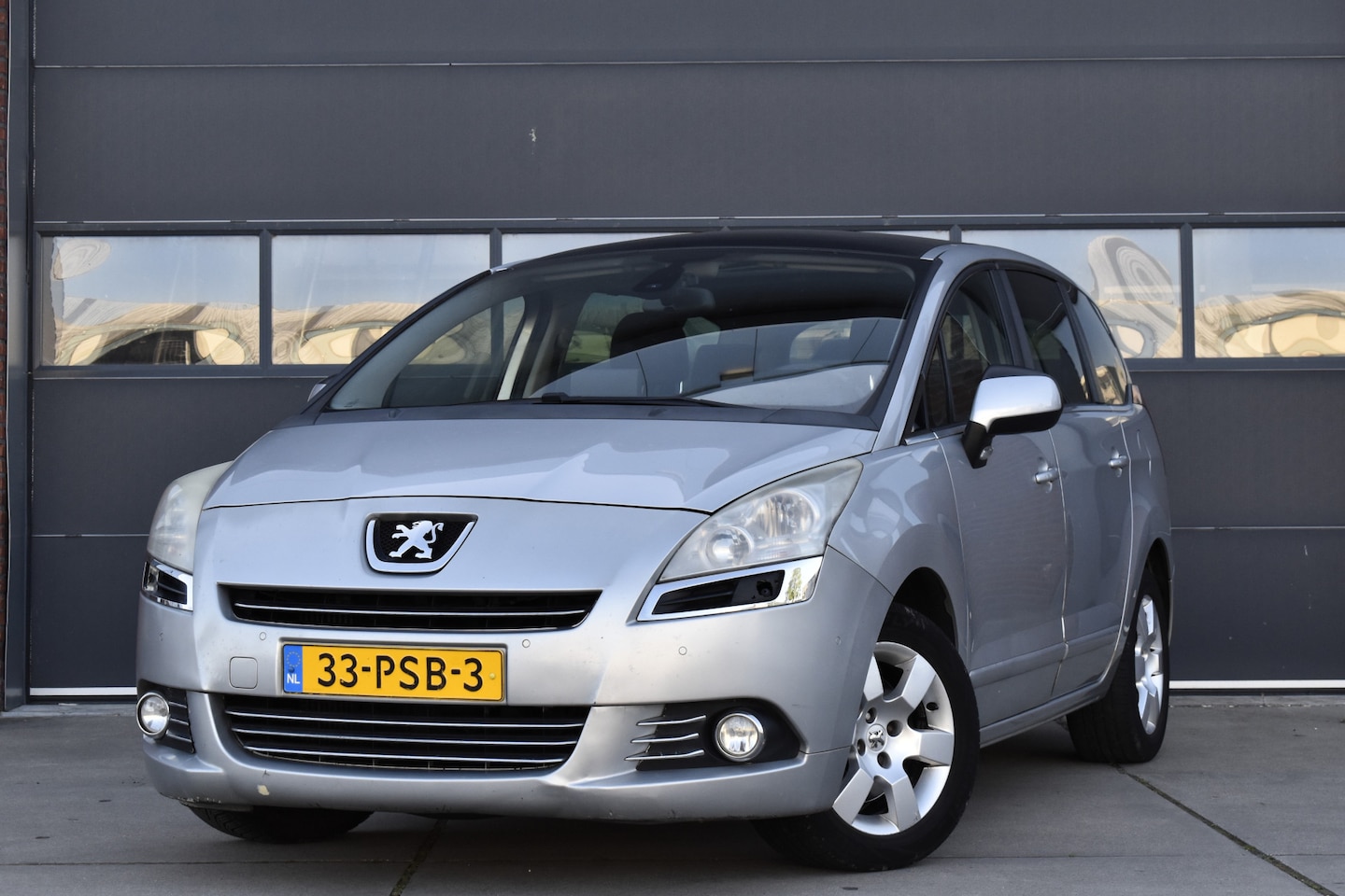 Peugeot 5008 - 1.6 THP ST 7p. Export - AutoWereld.nl