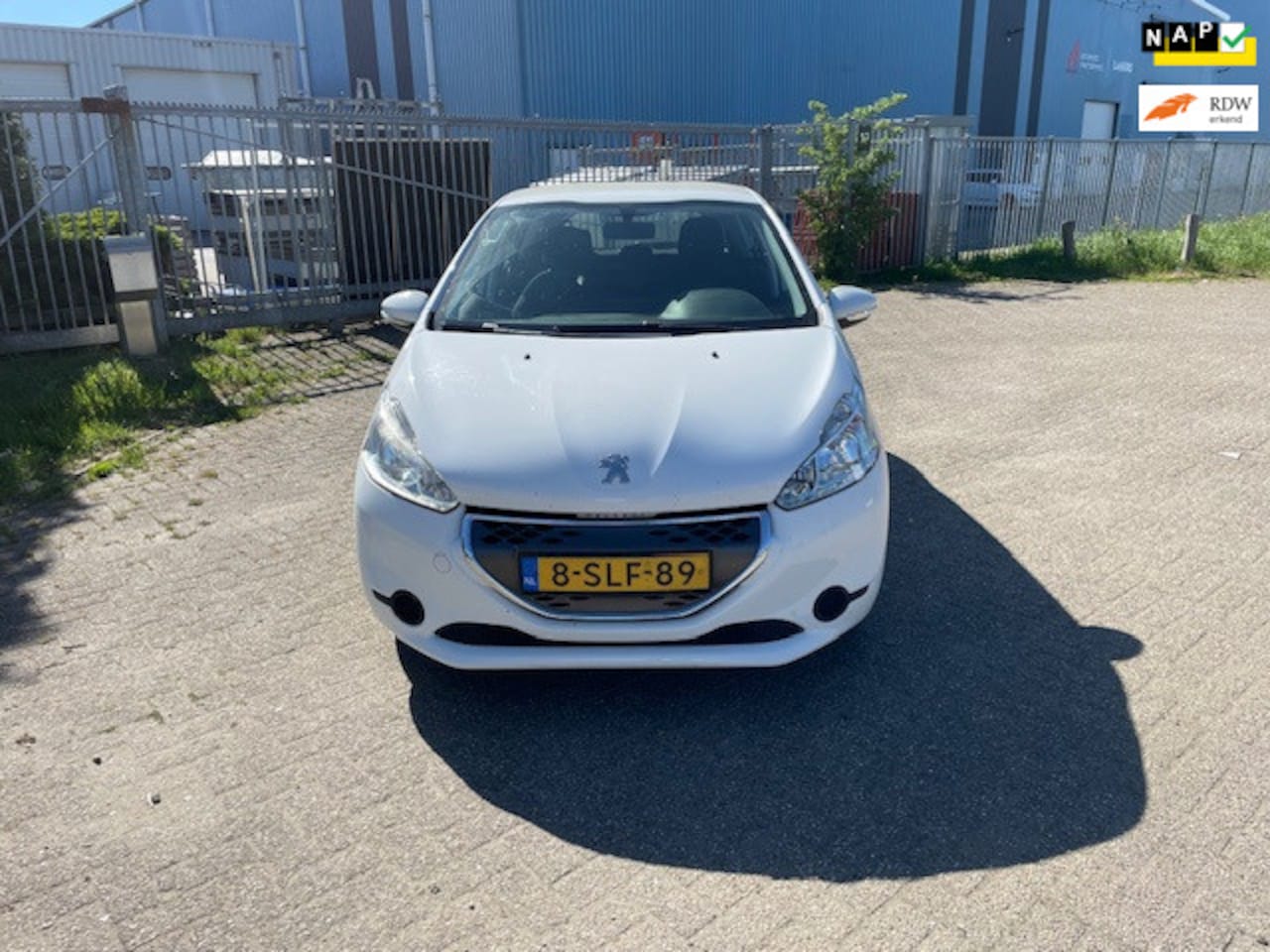 Peugeot 208 - 1.4 e-HDi Active Automaat !!! - AutoWereld.nl