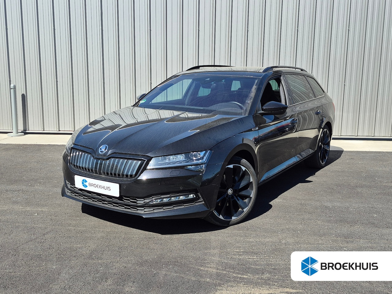 Skoda Superb Combi - 1.4 TSI iV Sportline Business 218PK DSG/AUTO | Glazen panorama-dak | Trekhaak uitklapbaar - AutoWereld.nl