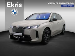 BMW iX - xDrive M70 112 kWh M Sportpakket Pro | Trekhaak | Stoelventilatie | Driving Assist Prof |