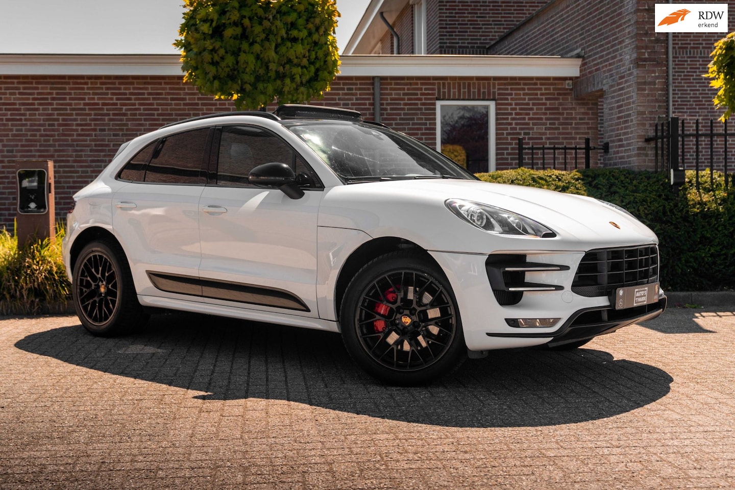 Porsche Macan - 3.6 Turbo 400 PK Carbon Leder Memory Camera Pano 20'' - AutoWereld.nl