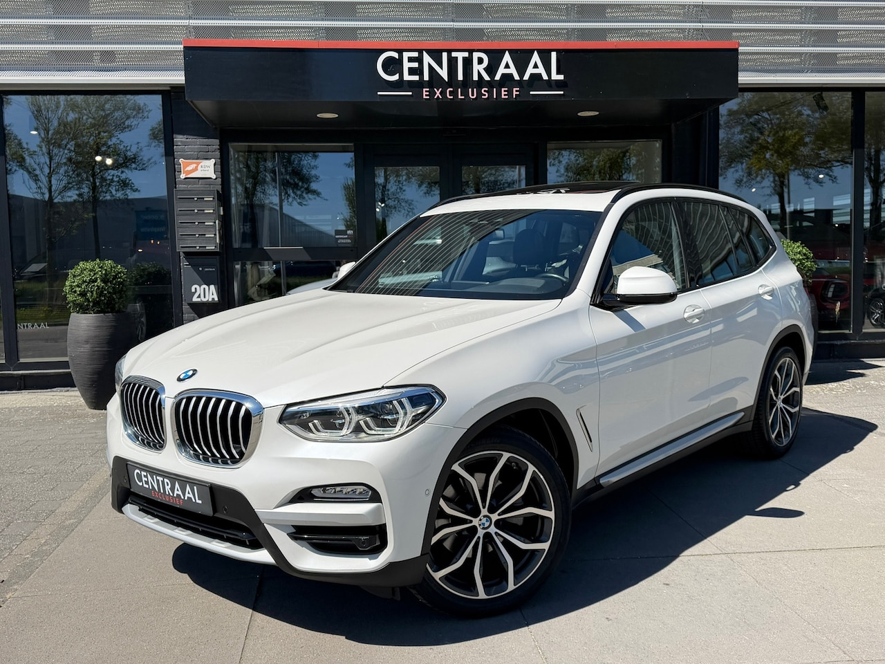 BMW X3 - SDrive20i High Exe Pano|Leder| - AutoWereld.nl