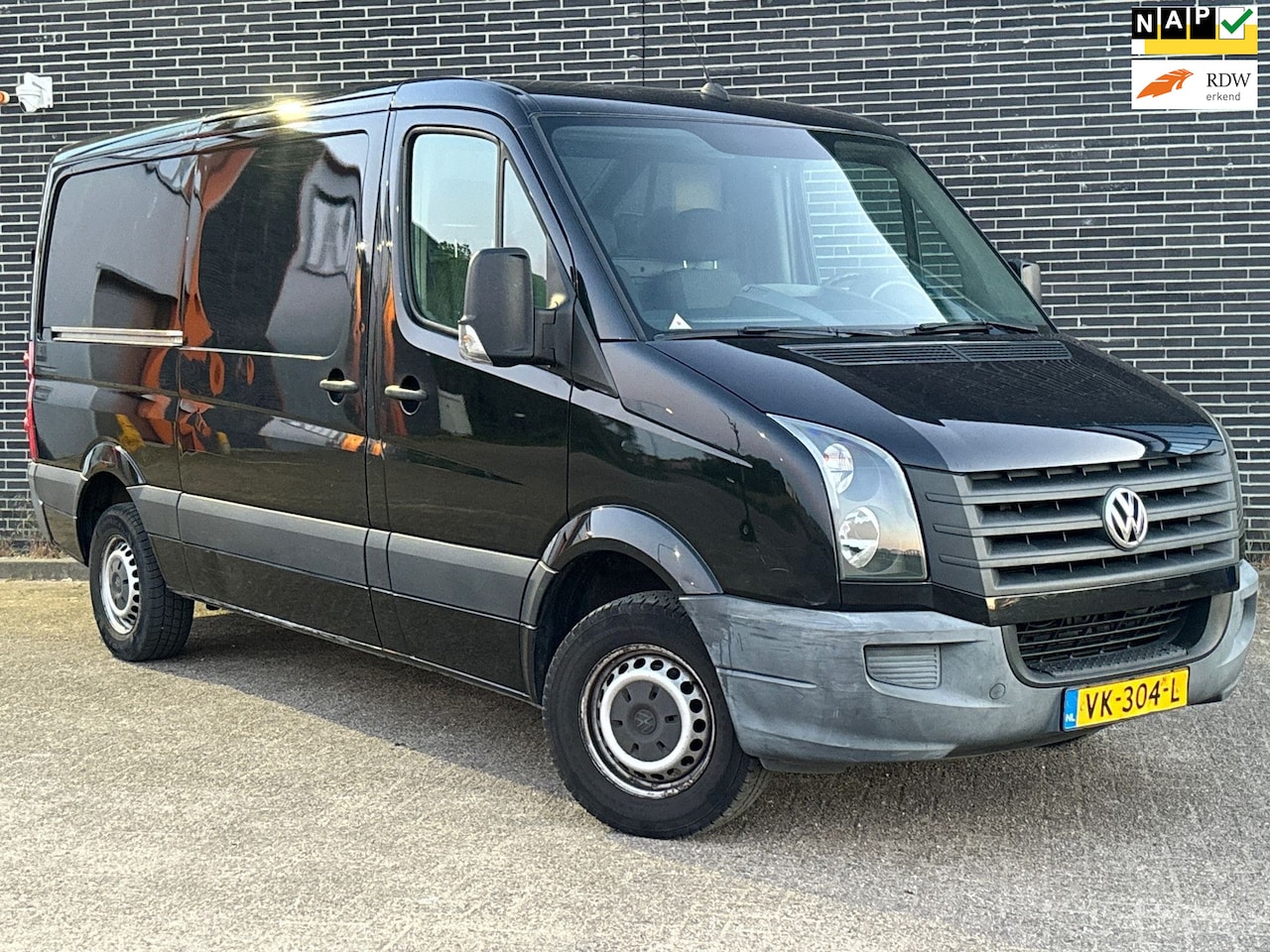 Volkswagen Crafter - 32 2.0 TDI L2H2 Airco, 2x Schuifdeur, Nap! - AutoWereld.nl