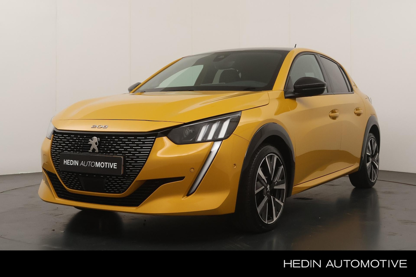 Peugeot 208 - 1.2 PureTech GT | Camera | Climate Control | Sportstoelen | 17" LM Velgen | - AutoWereld.nl