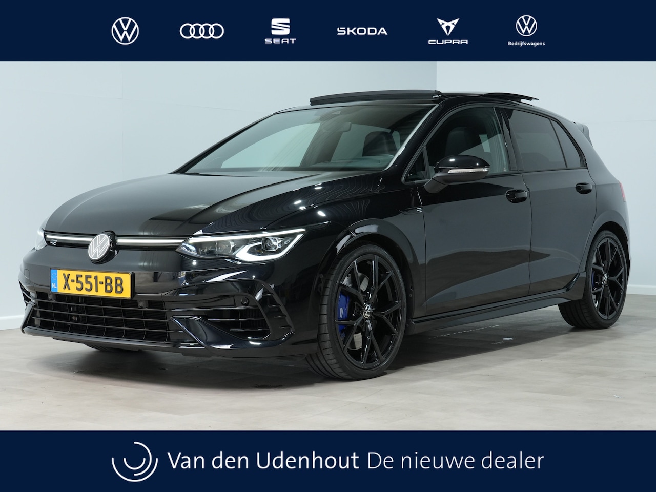 Volkswagen Golf - 2.0 TSI DSG R 4Motion | Panoramadak | Akrapovič | Nappa Leder R Geventileerd | HarmanKardo - AutoWereld.nl