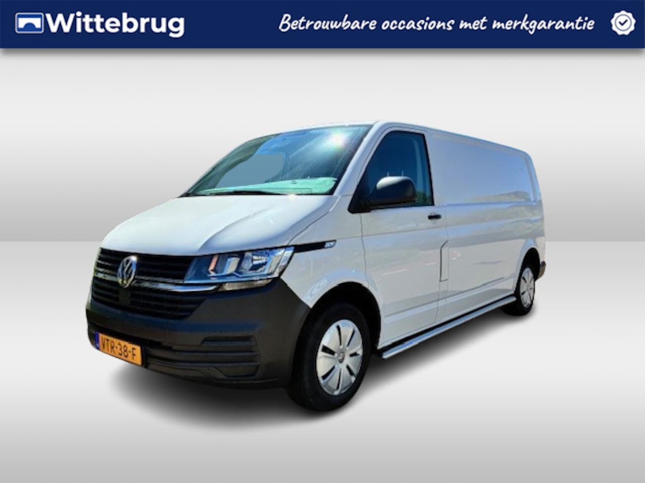 Volkswagen Transporter - 2.0 TDI L2H1 28 / Parkeersensoren achter / Airco - AutoWereld.nl