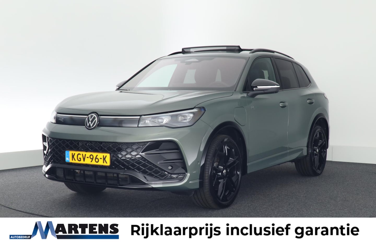 Volkswagen Tiguan - 1.5 204pk eHybrid R-Line Edition Black Style Trekhaak 360Camera Leder Memory Stoelventilat - AutoWereld.nl
