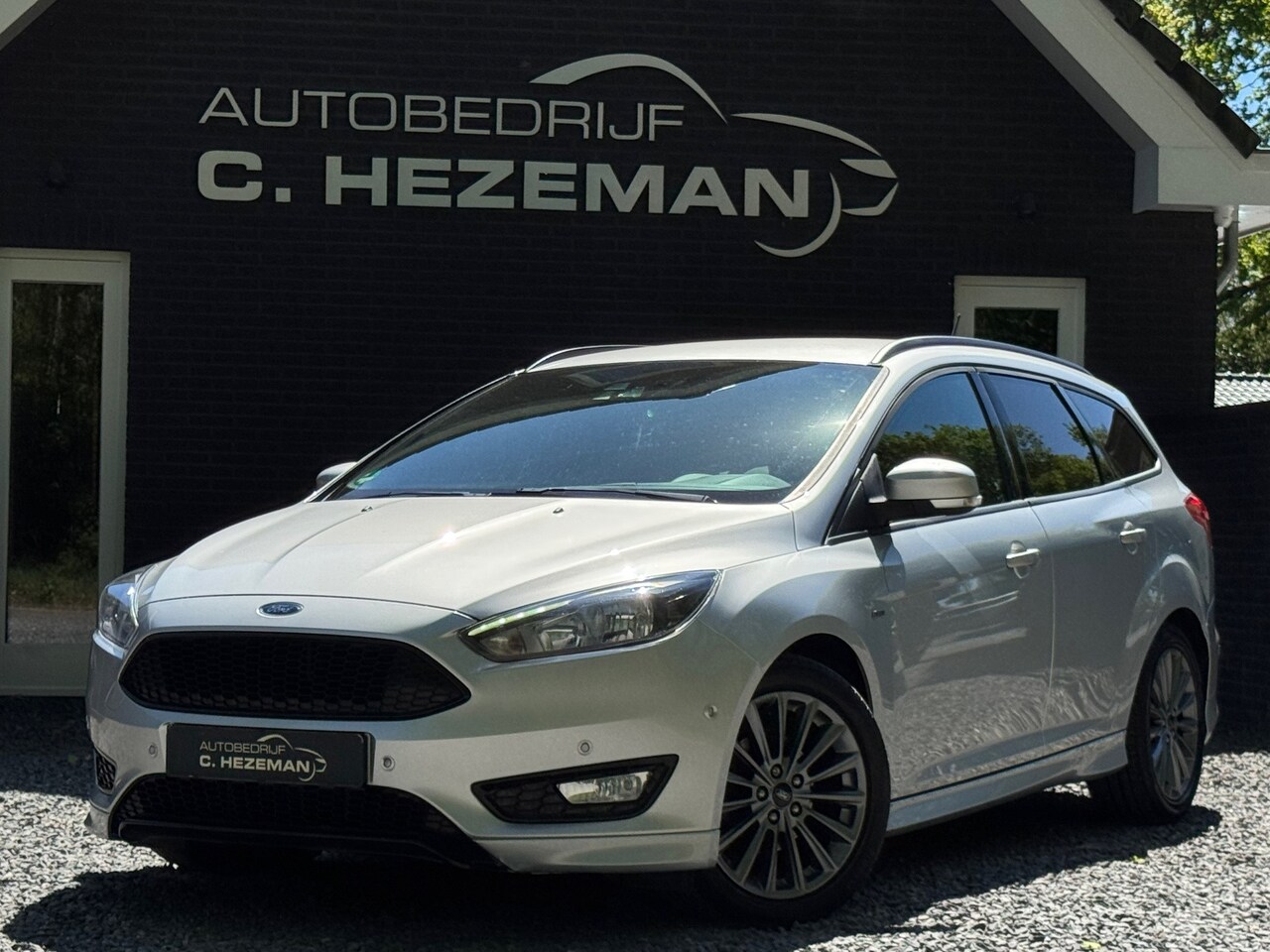 Ford Focus Wagon - 1.0 140PK ST-Line 1e eigenaar DealerOH Navigatie Camera Cruise NIEUWSTAAT! - AutoWereld.nl