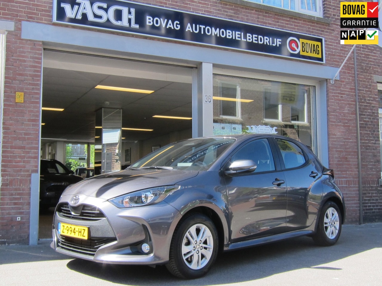 Toyota Yaris - 1.5 Hybrid 115 Active All Seasonbanden All In Prijs - AutoWereld.nl