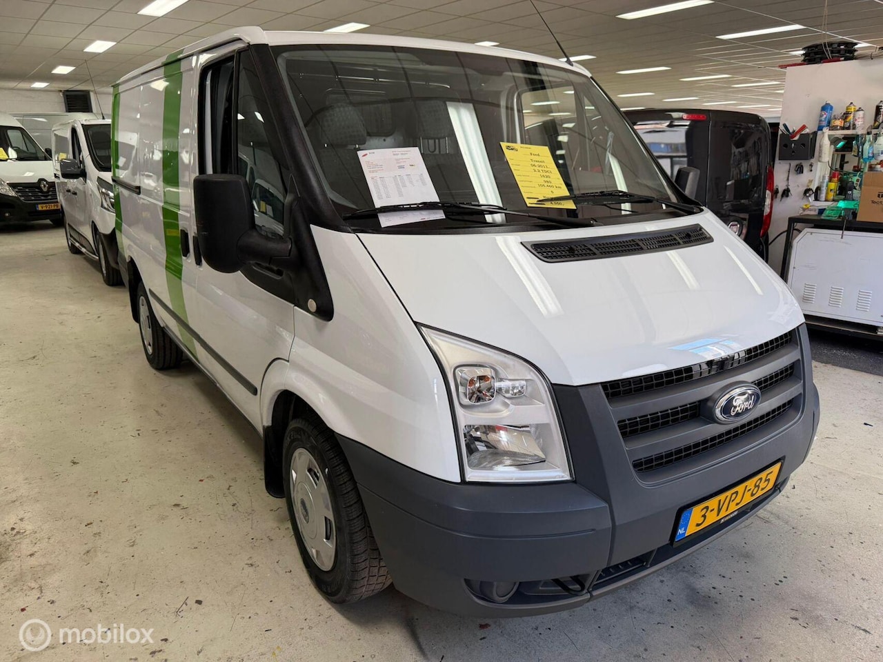 Ford Transit - 260S 2.2 TDCI met 105.000 km Marge - AutoWereld.nl