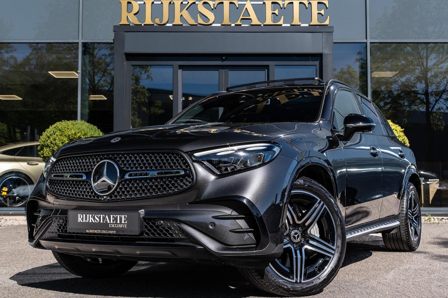 Mercedes-Benz GLC-klasse - 300e 4MATIC AMG Line|PANO|BURMESTER|360° - AutoWereld.nl