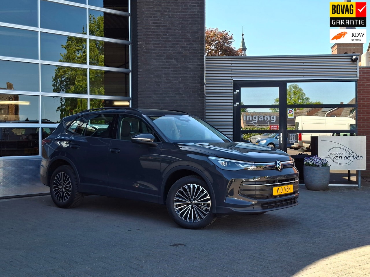 Volkswagen Tiguan - Volkswagen TIGUAN 1.5 eHybrid Life Edition, zwenkbare trekhaak, prijs incl afleverbeurt + - AutoWereld.nl