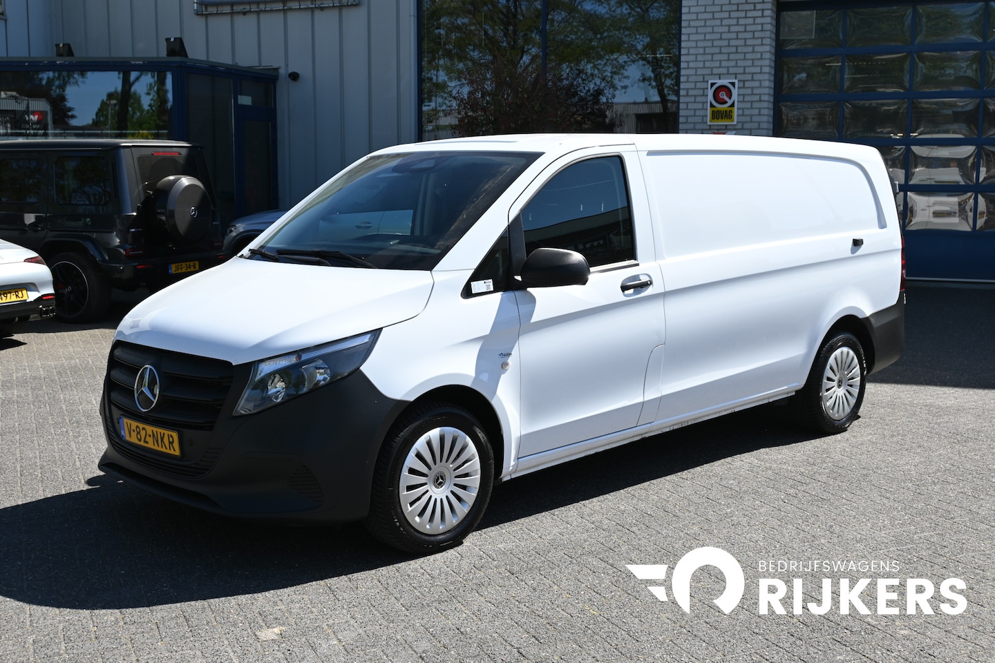 Mercedes-Benz Vito - 116 CDI L3 Pro MBUX met Navigatie, Winterpakket, Etc. - AutoWereld.nl