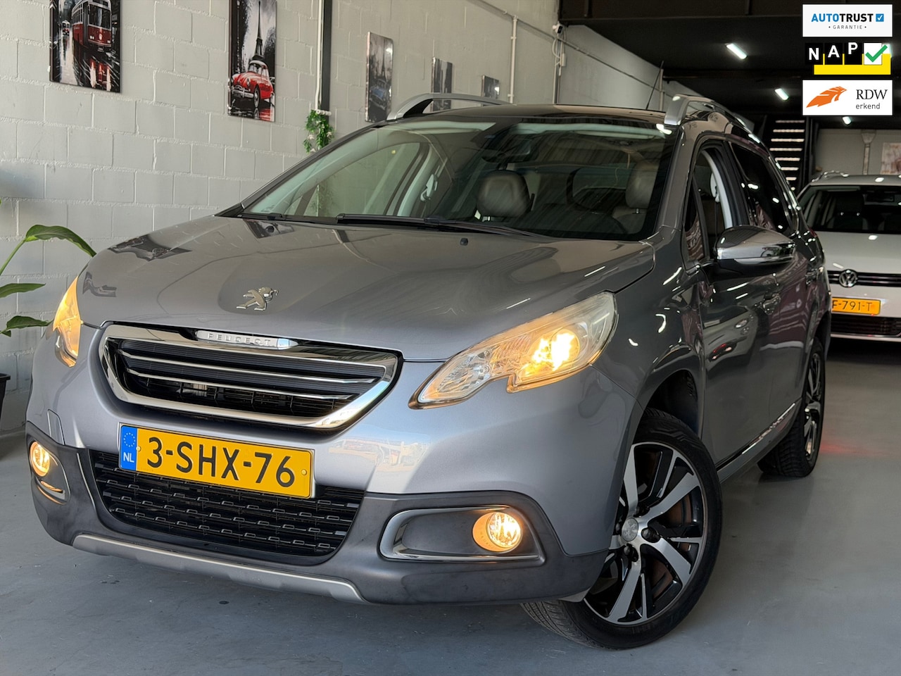 Peugeot 2008 - 1.6 VTi Féline/ nap/ 3e EIG/ dealeronderhouden/ 1jaar apk/ pano/ airco/ navi/ pdc/ volle o - AutoWereld.nl