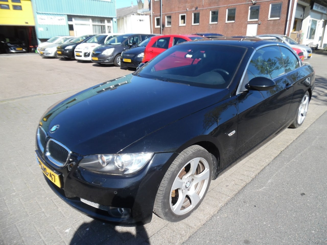 BMW 3-serie Cabrio - leer apk 11.26 320i High Executive - AutoWereld.nl