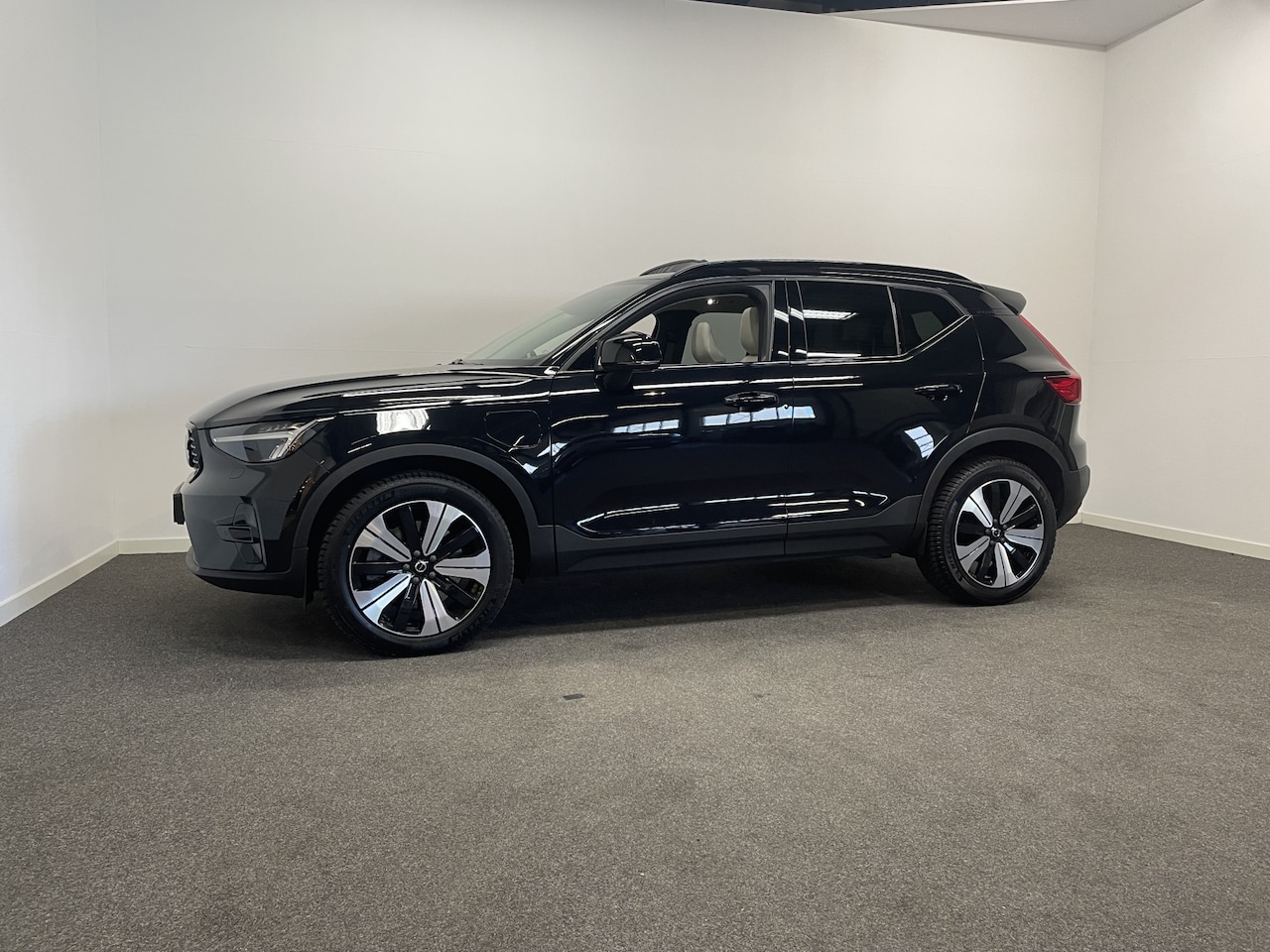 Volvo XC40 - 1.5 T5 Plug-in hybrid Ultimate Dark - AutoWereld.nl