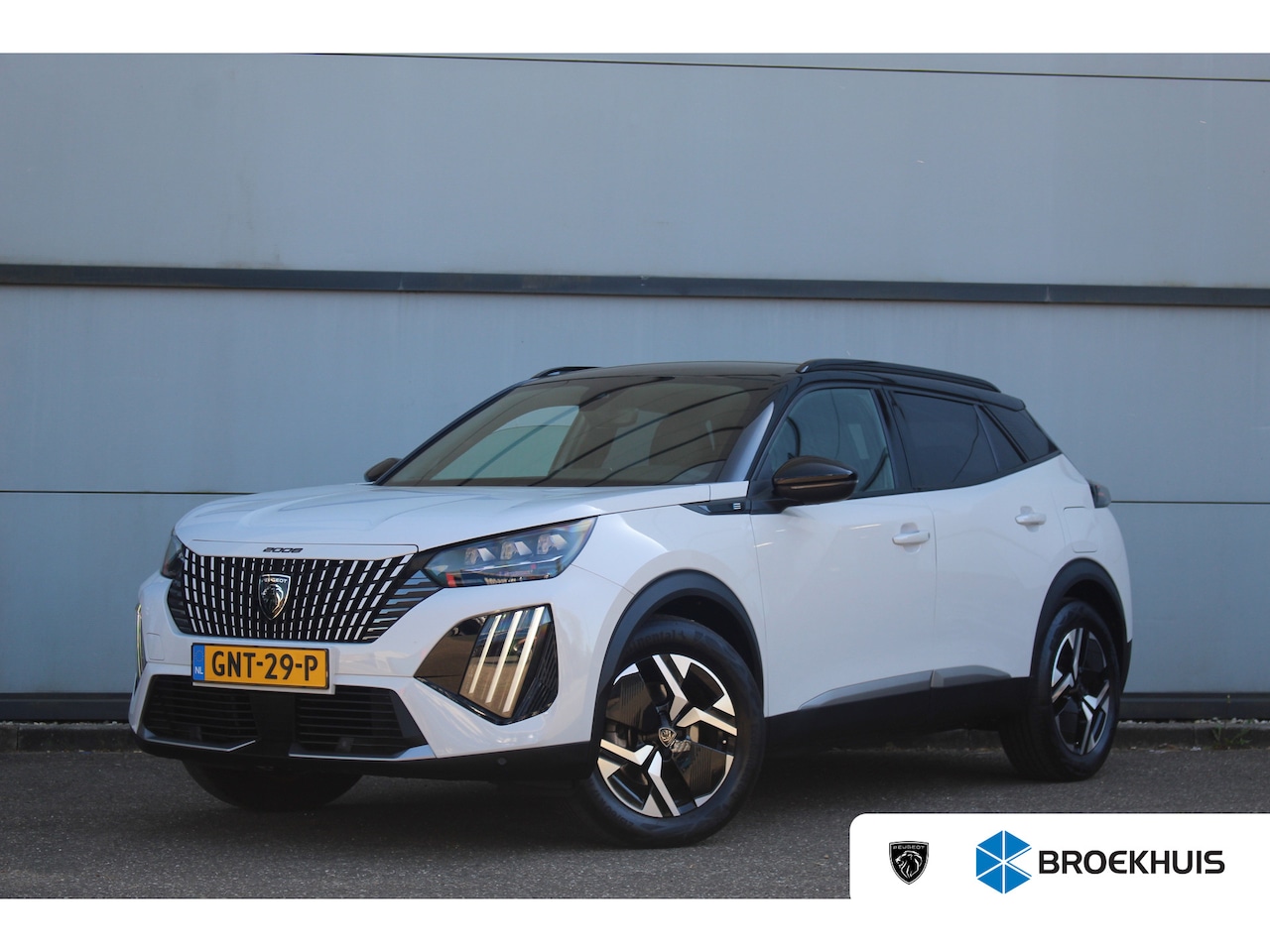 Peugeot e-2008 - EV GT 54 kWh | Climate & Cruise C. | Warmtepomp | Full LED | Keyless | Camera | 17" LMV | - AutoWereld.nl