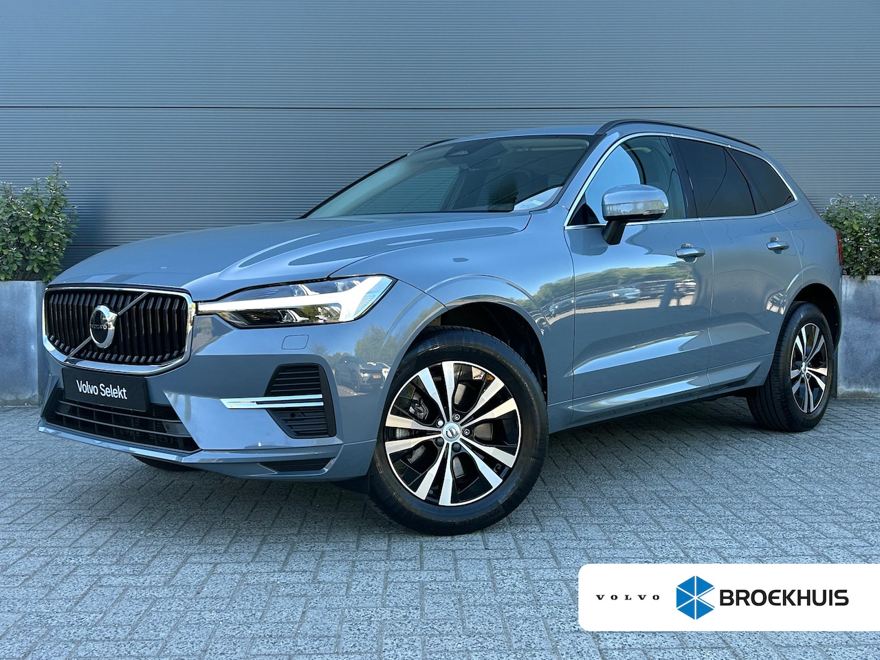Volvo XC60 - 2.0 B5 Momentum Business | Memory stoelen | Trekhaak | Camera | Leder! | Pilot Assist | St - AutoWereld.nl