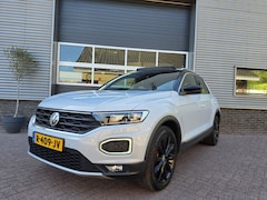 Volkswagen T-Roc - | Pano dak | Carplay | Trekha 1.5 TSI Sport BnsR