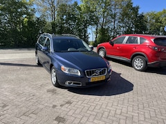 Volvo V70 - 1.6 T4 Limited Edition TREKHAAK LEER STOELVERWARMING NAVI
