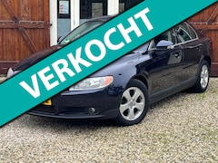 Volvo S80 - 2.5 T Kinetic Automaat met Leder en Schuifdak