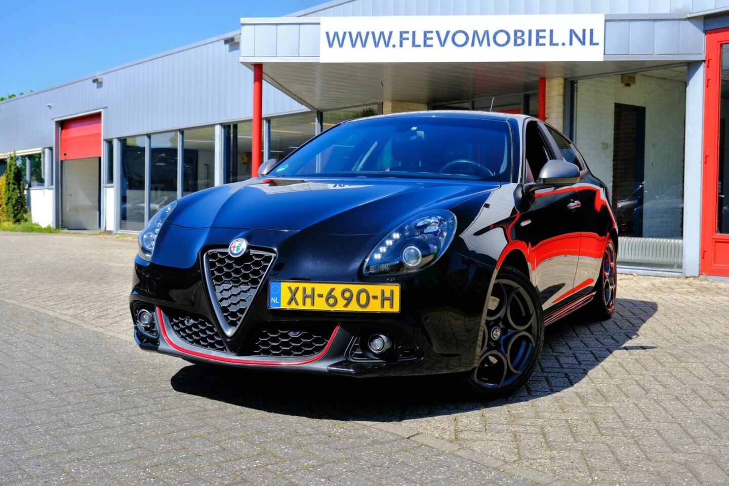 Alfa Romeo Giulietta - 1.4 Turbo MultiAir Super Aut. Leder|1e Eig|Navi|DAB|LMV - AutoWereld.nl