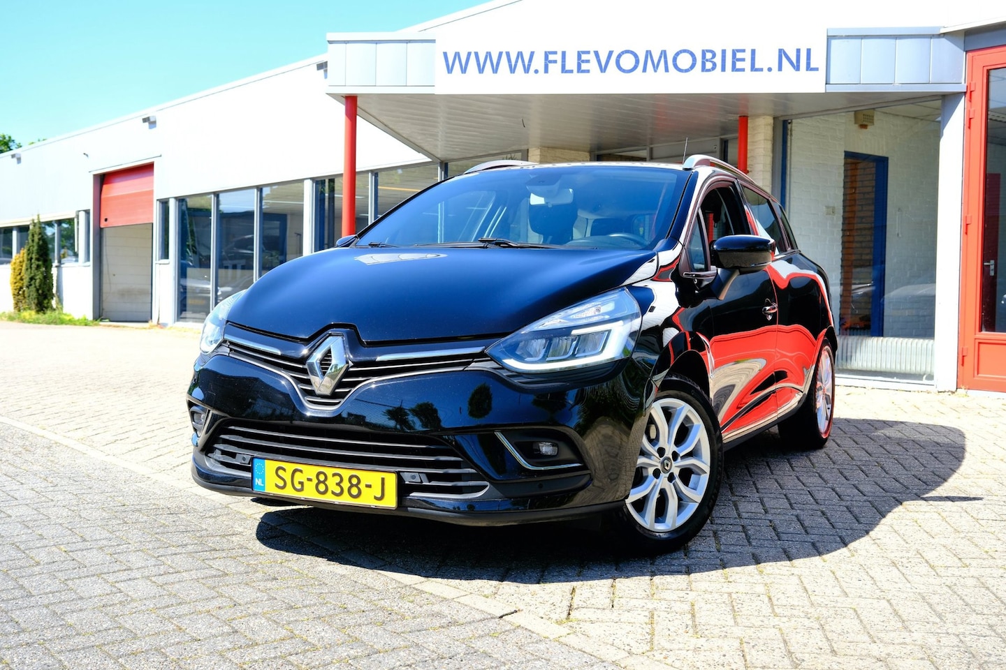 Renault Clio Estate - 0.9 TCe Intens Navi|LED|Cam|DAB|Half Leder|ParkAssist - AutoWereld.nl