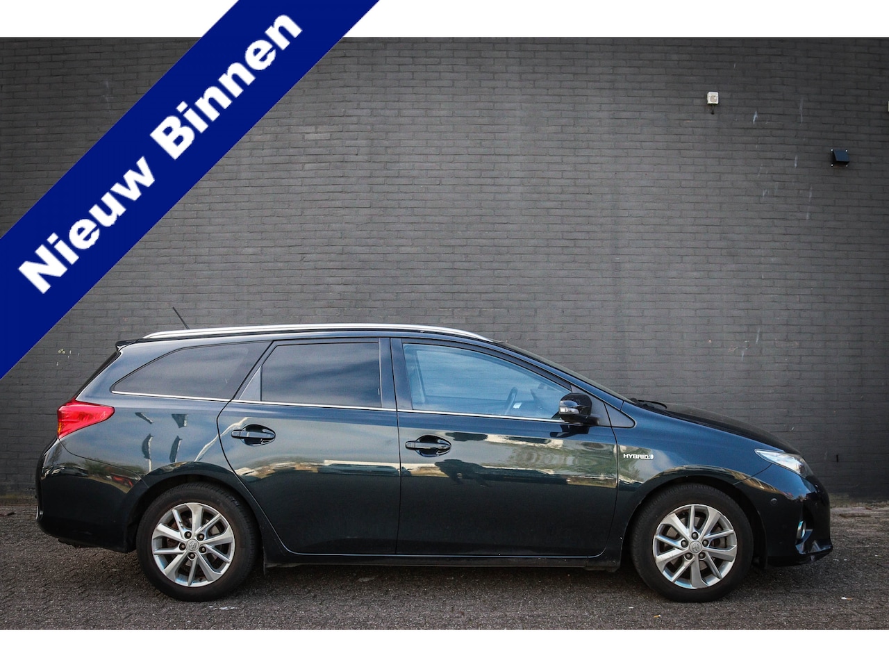 Toyota Auris Touring Sports - 1.8 Hybrid Lease+ Net binnen - Nu al te bezichtigen - AutoWereld.nl