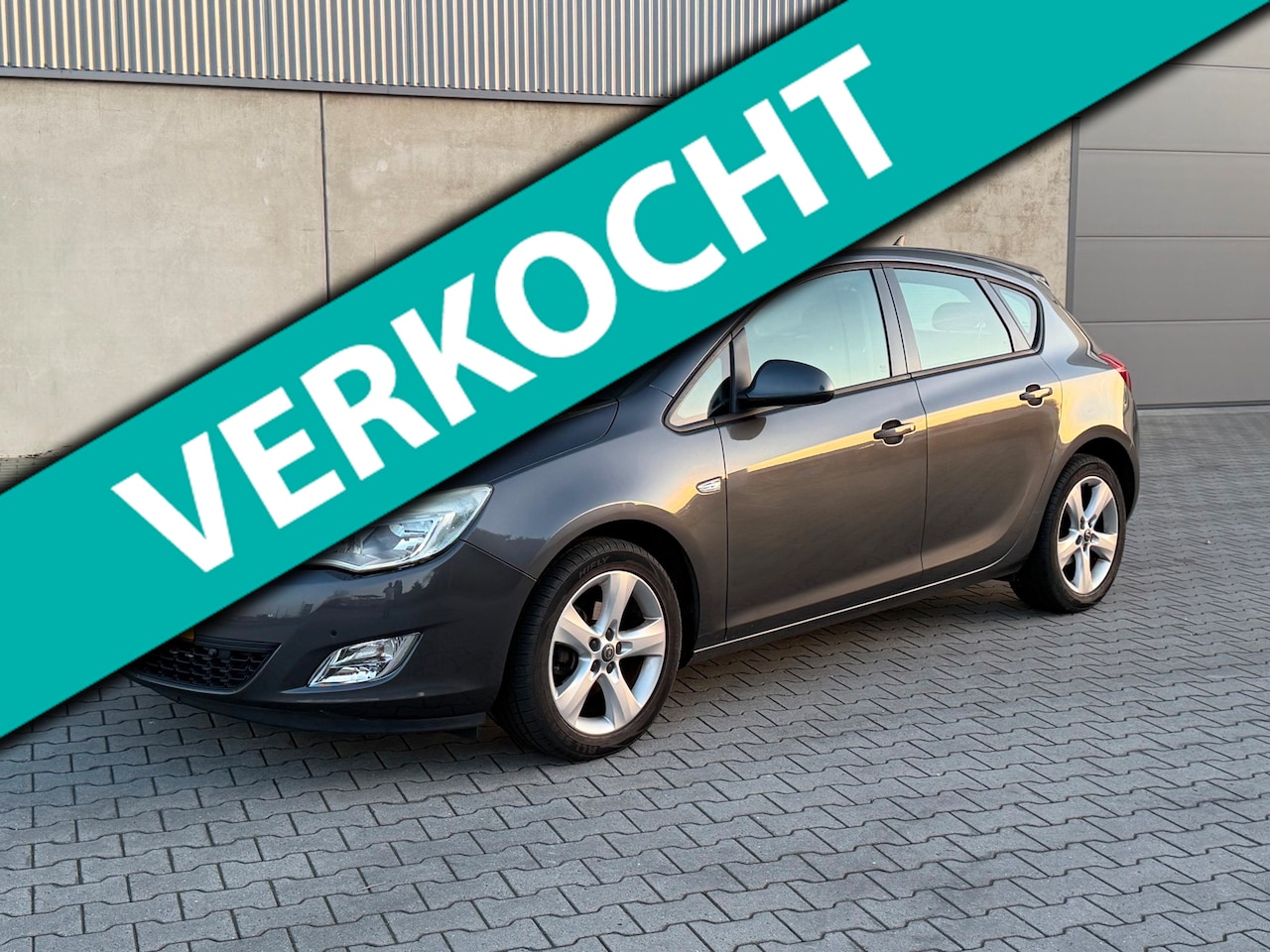 Opel Astra - 1.6 Edition NAVIGATIE+CRUISE+PDC+AIRCO+APK 04-10-2026+ - AutoWereld.nl