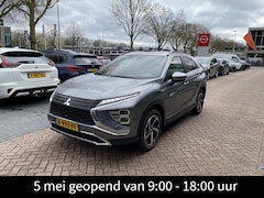 Mitsubishi Eclipse Cross - 2.4 PHEV Intense+ | Carplay/ Android | Navigatie |