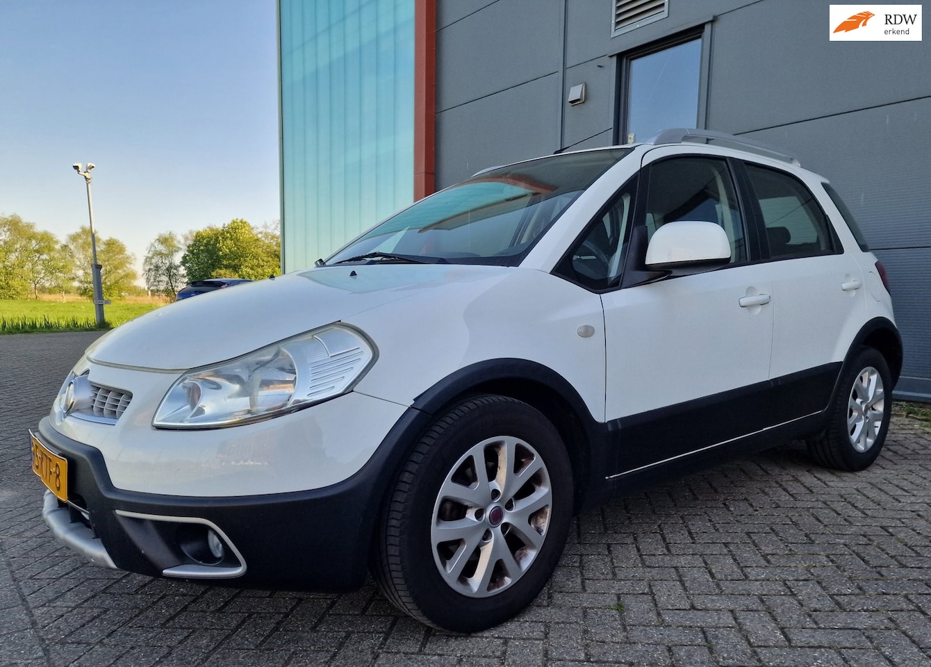 Fiat Sedici - 1.6-16V Emotion AUTOMAAT, 2 X SLEUTELS - AutoWereld.nl