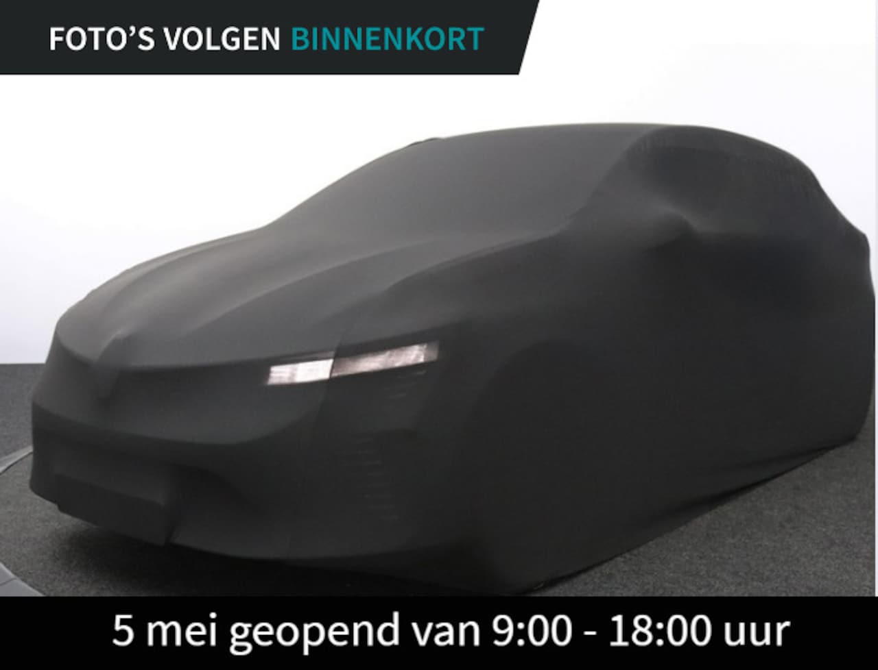Volvo V40 - 2.0 T2 Momentum | LED | Navigatie | Climate Control | Cruise Control | Lichtmetalen velgen - AutoWereld.nl