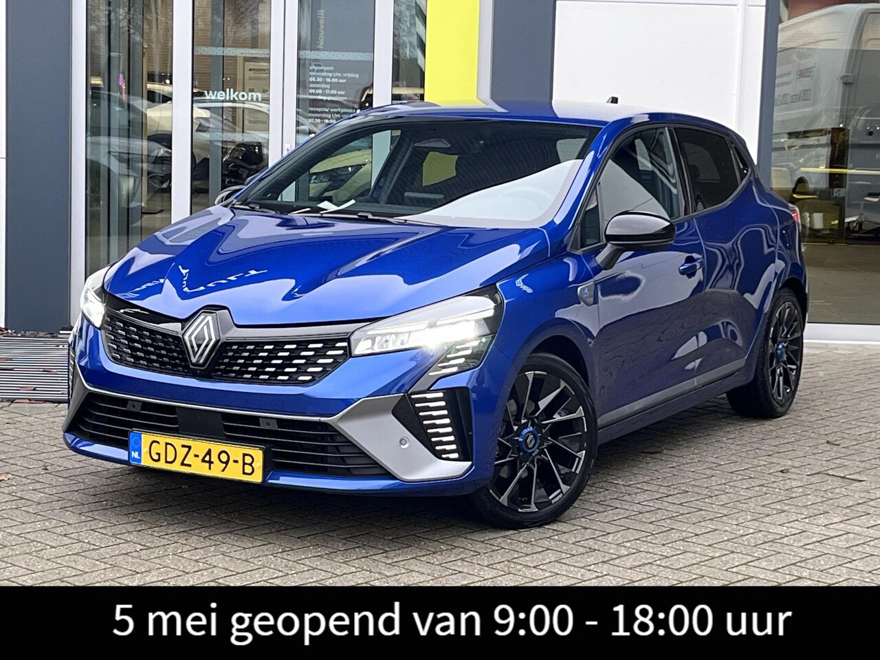 Renault Clio - 1.6 E-Tech Full Hybrid 145 esprit Alpine Navigatie / Climate control / Cruise control - AutoWereld.nl
