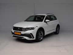 Volkswagen Tiguan - 1.4 TSI eHybrid R-Line Business+ VIRTUAL / EL.TREKHAAK / CAMERA / IQ-LIGHT / SFEERVERLICHT