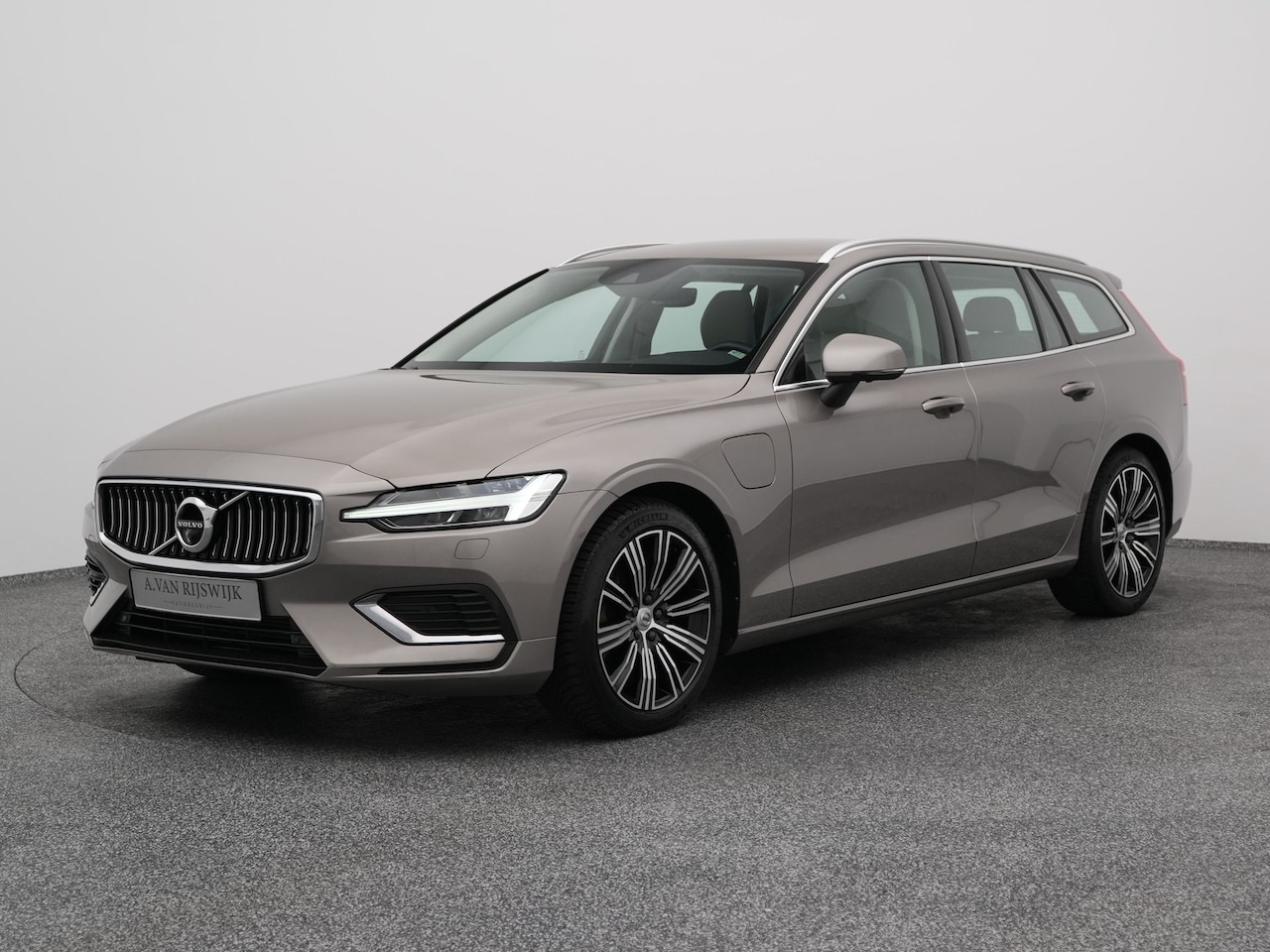 Volvo V60 - 2.0 T6 Recharge AWD Inscription Expression | 360° | ADAPTIVE | KEYLESS - AutoWereld.nl