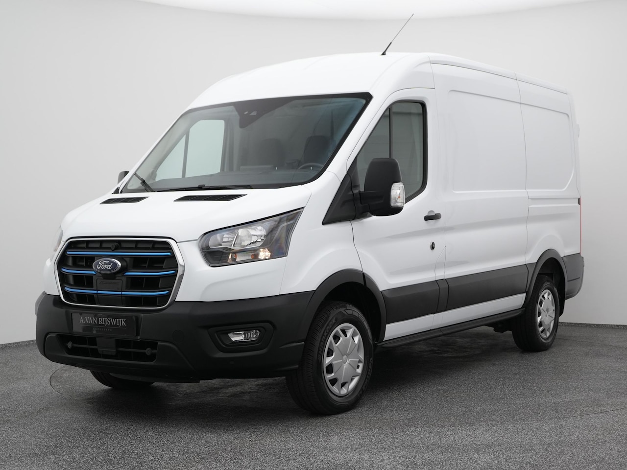 Ford E-Transit - 350 L2H2 Trend 68 kWh | CAMERA | CARPLAY | STOELVERW. - AutoWereld.nl