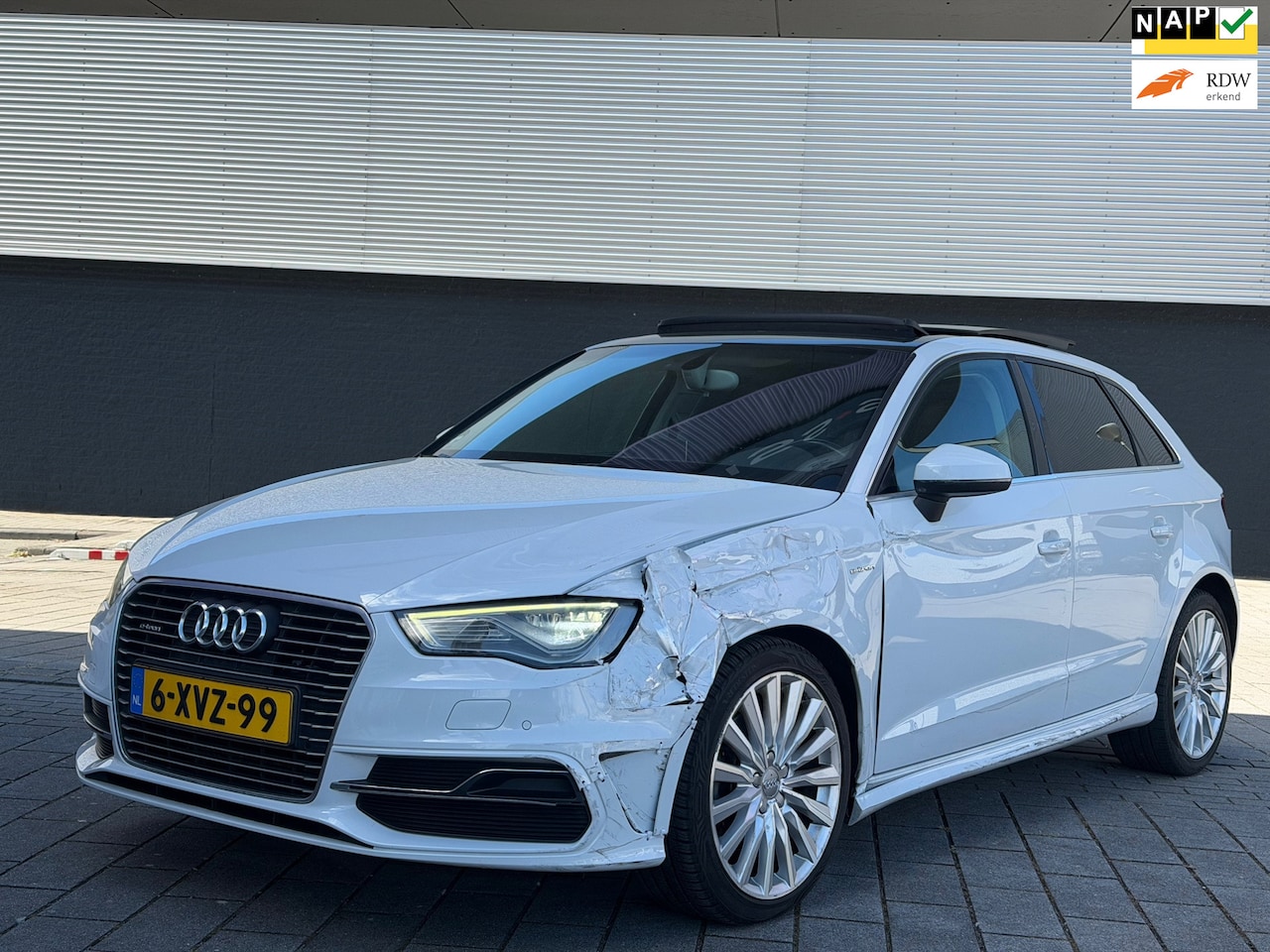 Audi A3 Sportback - 1.4 e-tron PHEV S-LINE PANO/AUTOMAAT - AutoWereld.nl